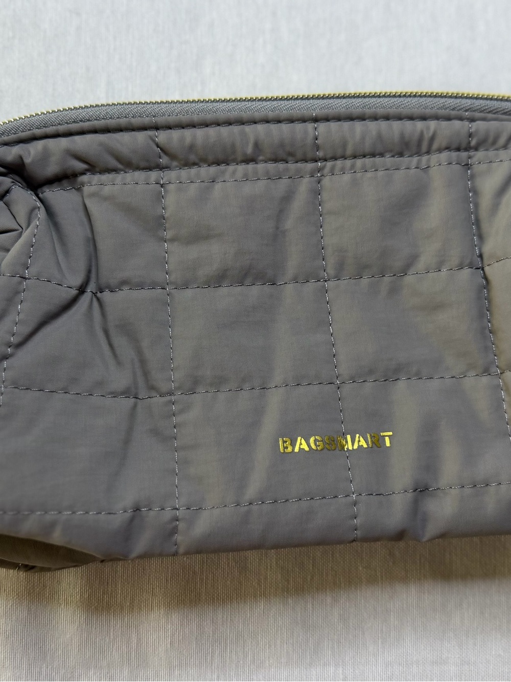 NWT BAGSMART Gray Quilted Cosmetic Travel Pouch